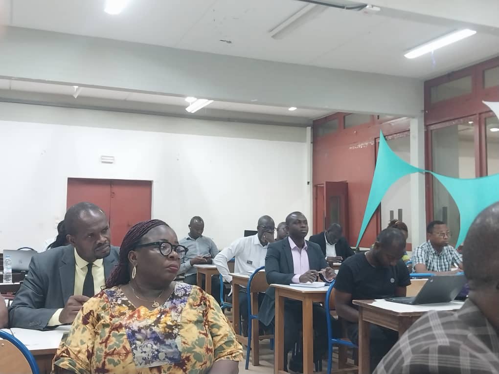 LES ENSEIGNANTS SE FORMENT AU CONCOURS D'AGREGATION