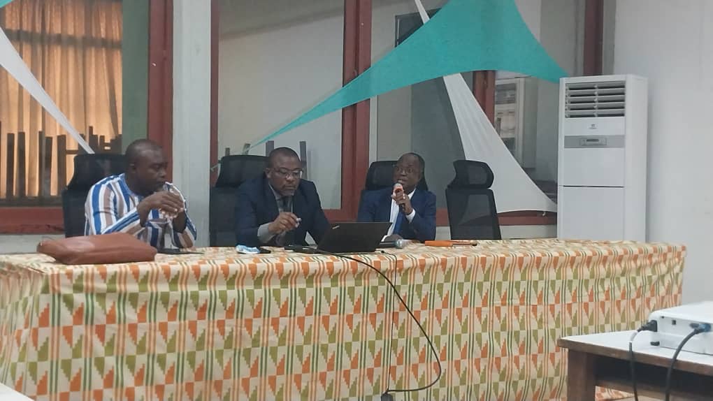 LES ENSEIGNANTS SE FORMENT AU CONCOURS D'AGREGATION